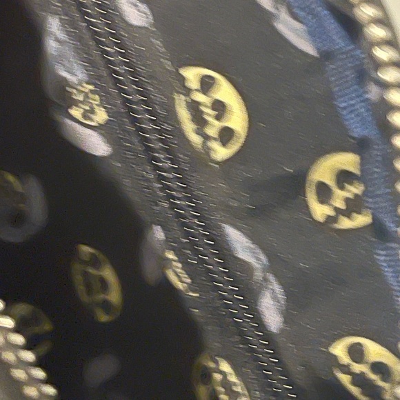 Disney Her Universe AOP Lilo & Stitch - Skeleton Stitch Crossbody - Picture 8 of 15